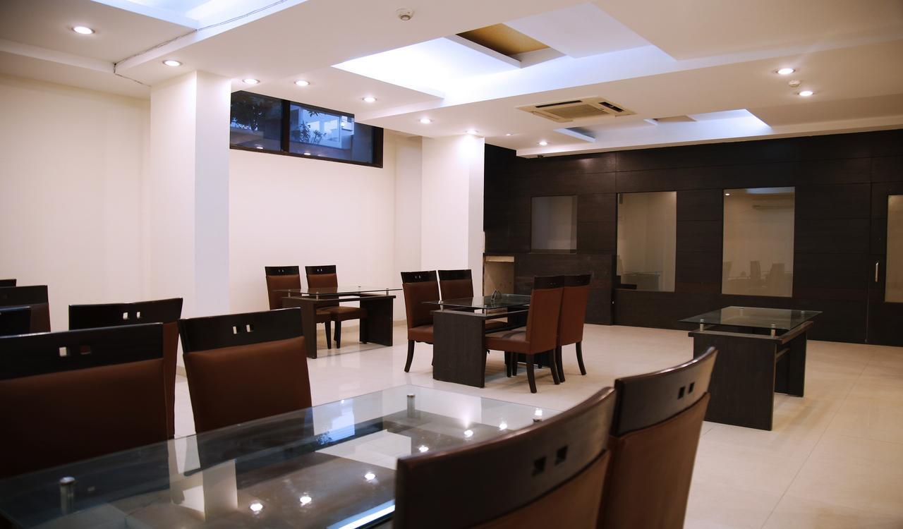 Fabhotel Oasis Dlf Phase 3 Gurgaon Eksteriør bilde