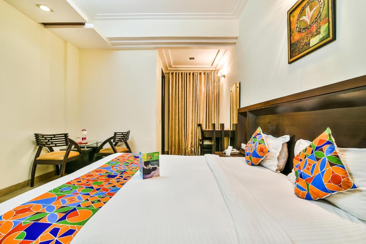 Fabhotel Oasis Dlf Phase 3 Gurgaon Eksteriør bilde