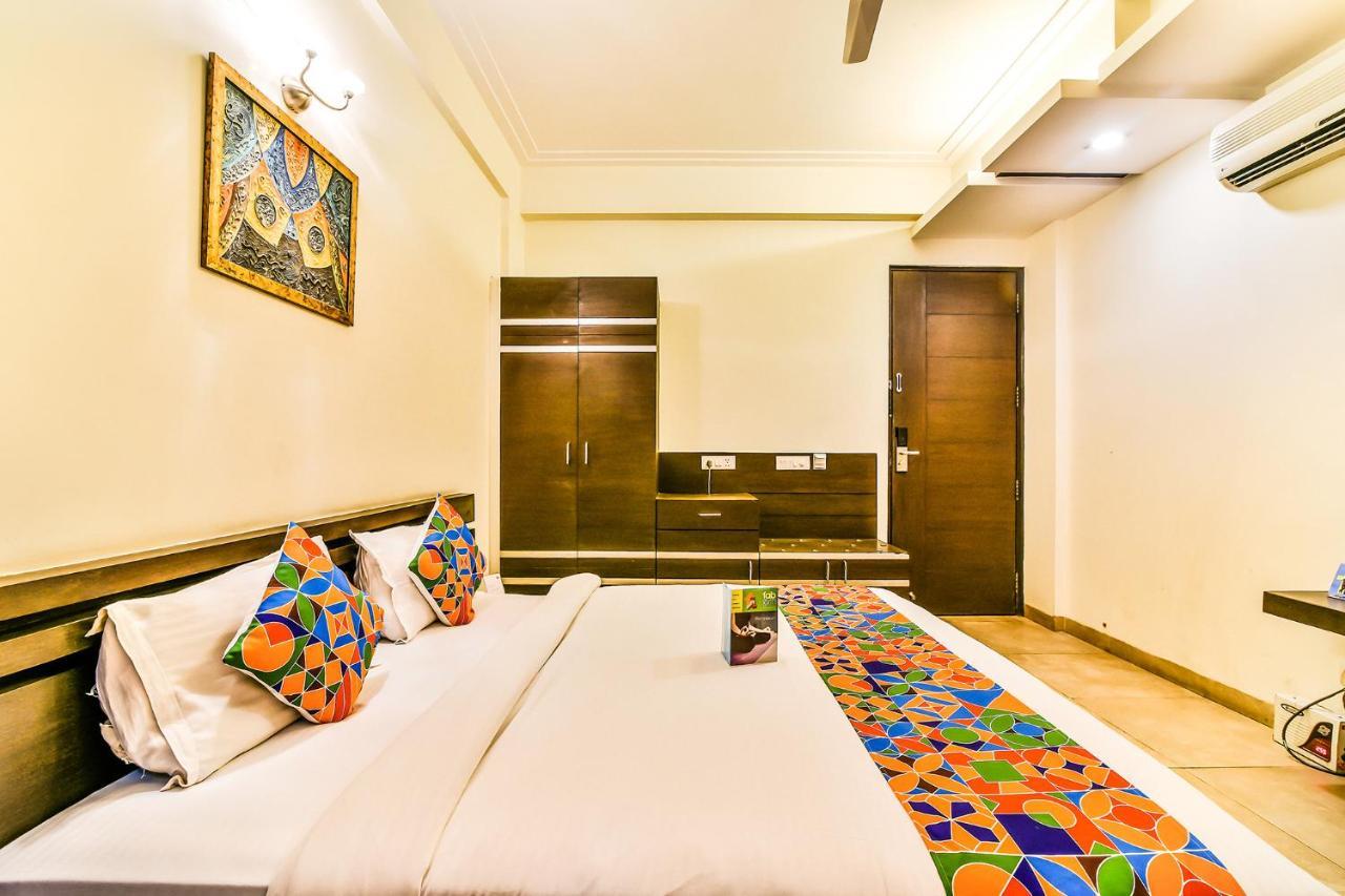 Fabhotel Oasis Dlf Phase 3 Gurgaon Eksteriør bilde